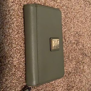 Dooney and bourke phone wristlet